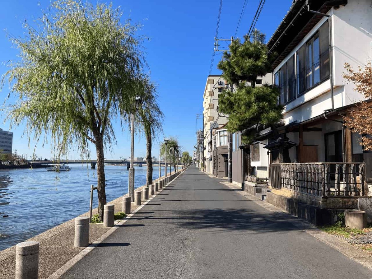 島根県松江市東本町のまち並み