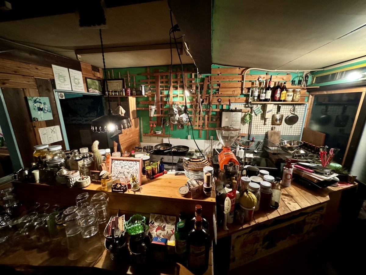 鳥取県米子市にある夜カフェ『アンクルニート』の店内