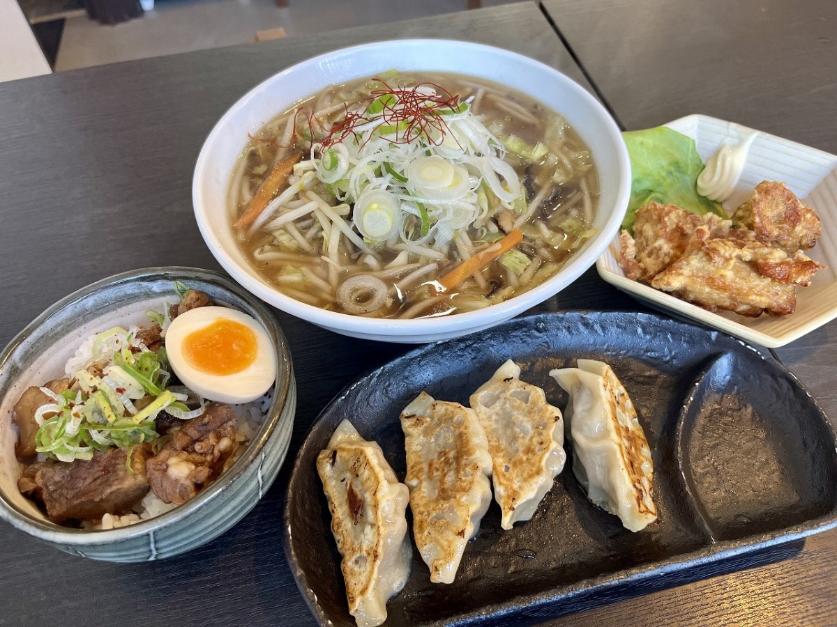 鳥取県米子市の牛骨ラーメン専門店『麺屋暁』のメニュー