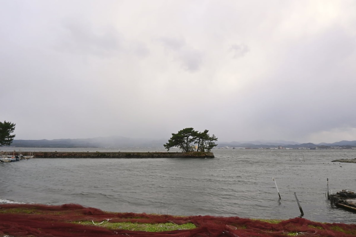 島根県松江市大海崎町にある『龍宮神社』の様子