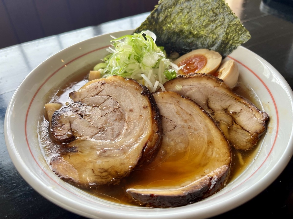 鳥取県米子市の牛骨ラーメン店『銀之助』のラーメン