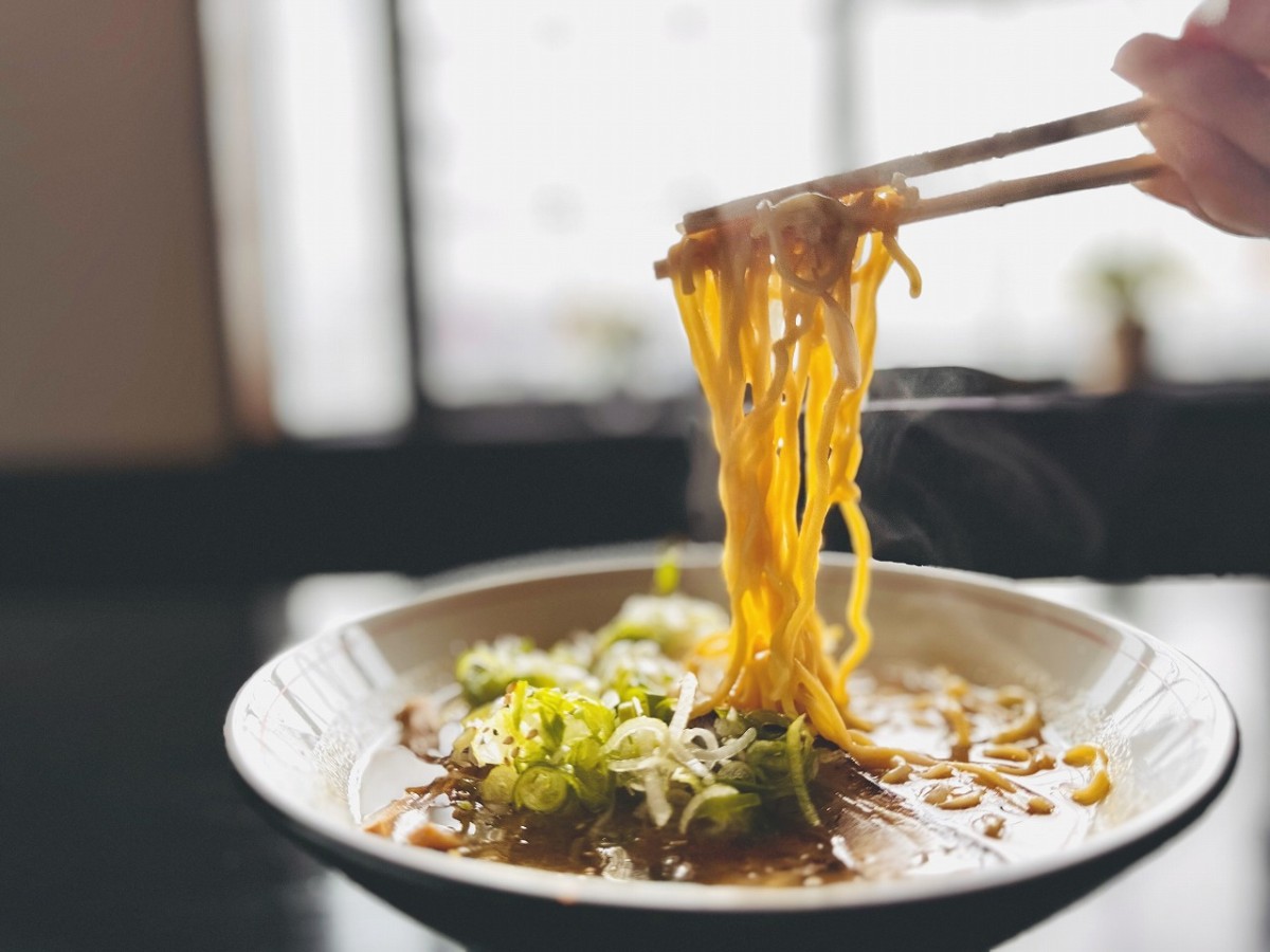 鳥取県米子市の牛骨ラーメン店『銀之助』のラーメン