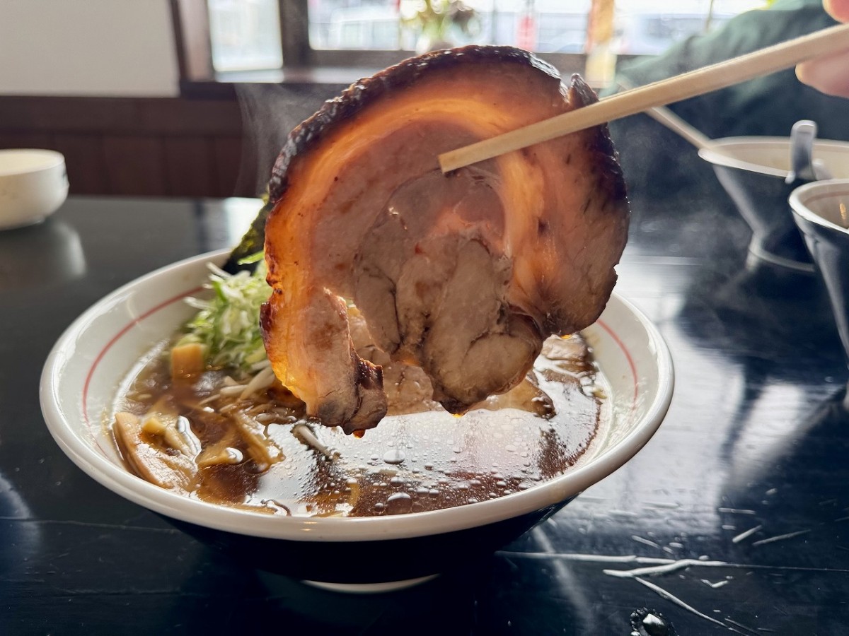 鳥取県米子市の牛骨ラーメン店『銀之助』のラーメン