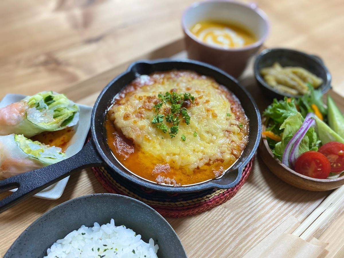 鳥取県西伯郡大山町にオープンした『お手隙の時に』のサーモンのチーズ煮込みランチ