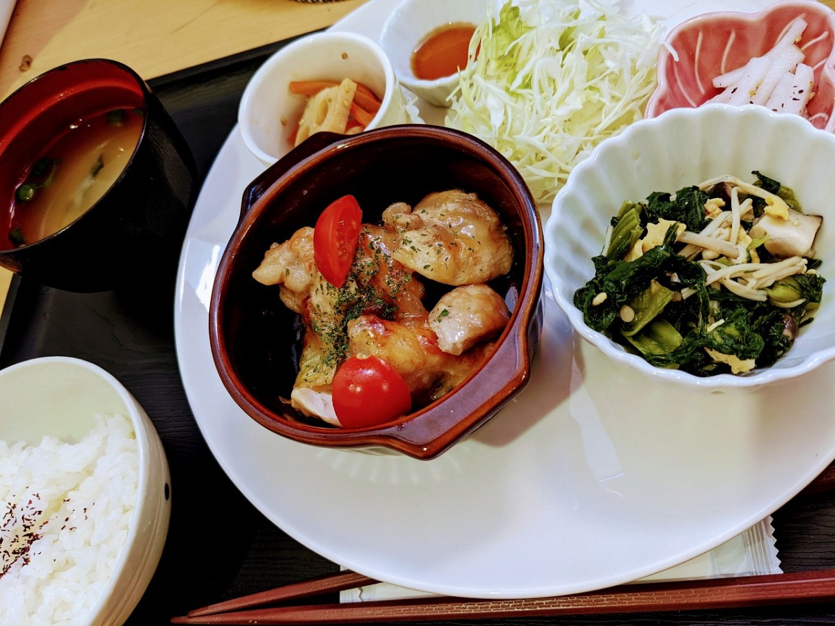 島根県松江市にオープンした『喫茶と焼き菓子のお店まーる』のランチメニュー