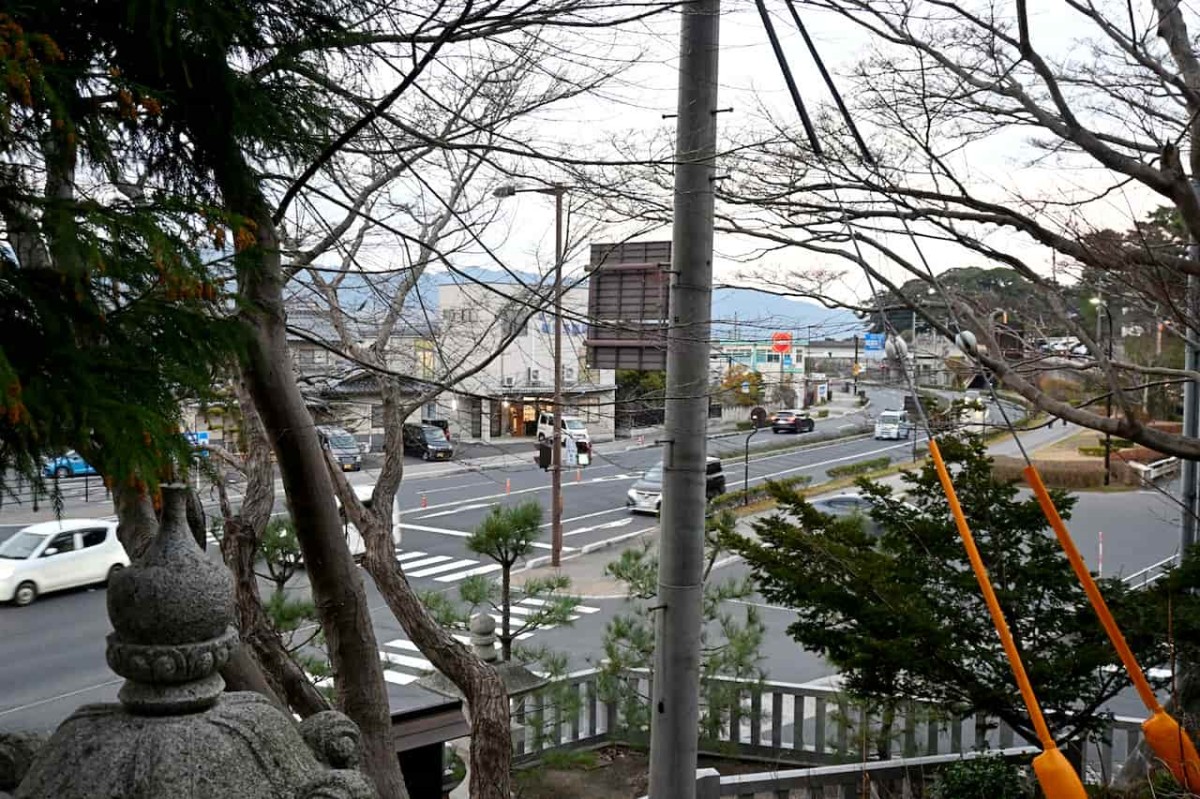 島根県出雲市にある『日吉児童遊園地』近くの『日吉神社』参道からの景色