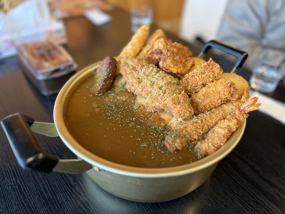 島根県出雲市にオープンしたカレーショップ『カレーしか勝たん出雲店』のカレー