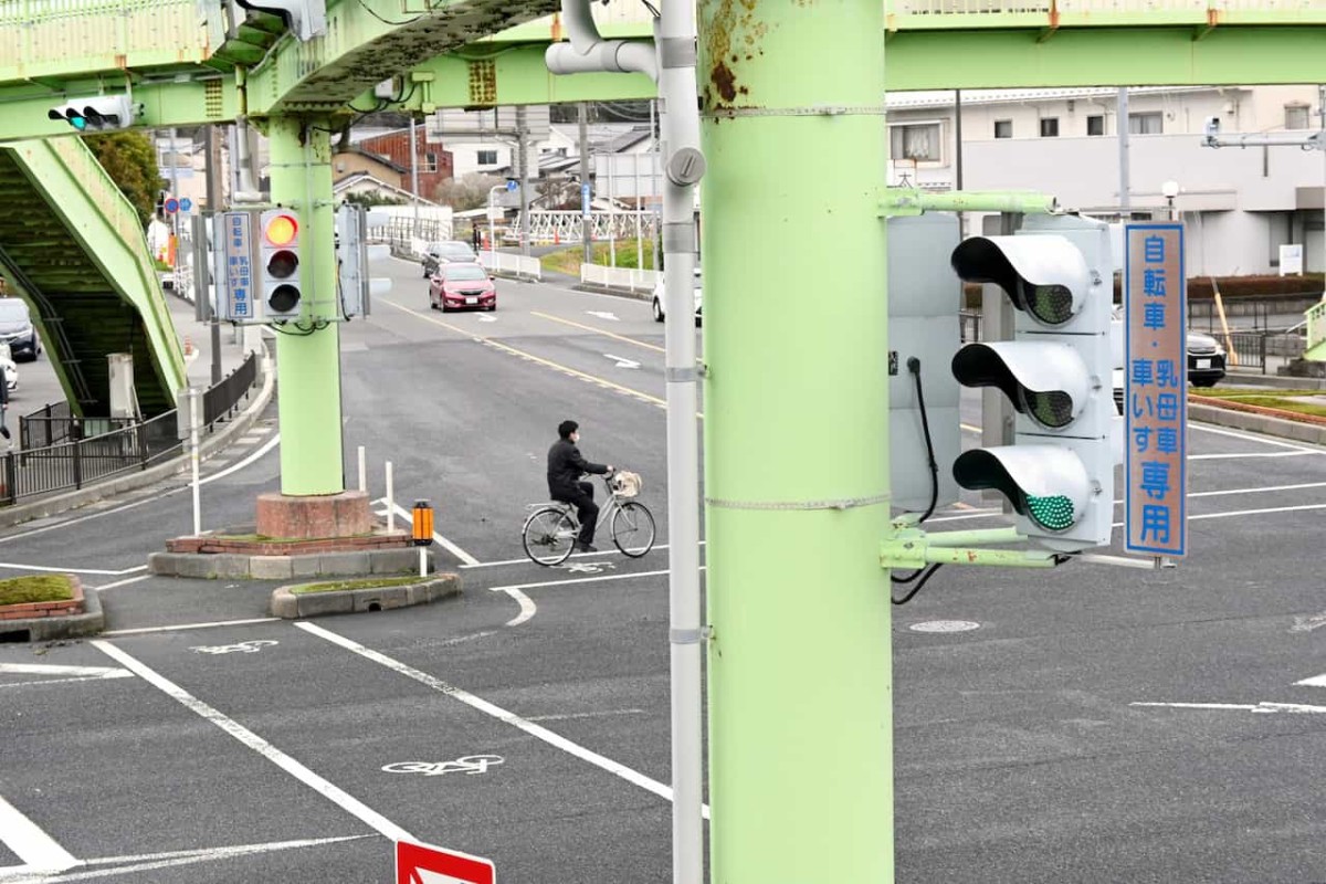 鳥取県鳥取市にある「丸山交差点」の様子