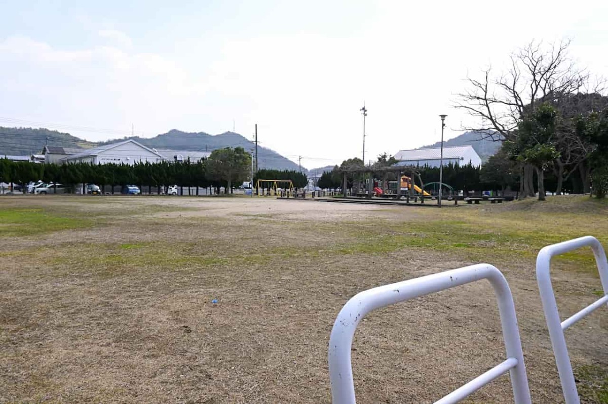 鳥取県米子市にある『目久美公園』の広場