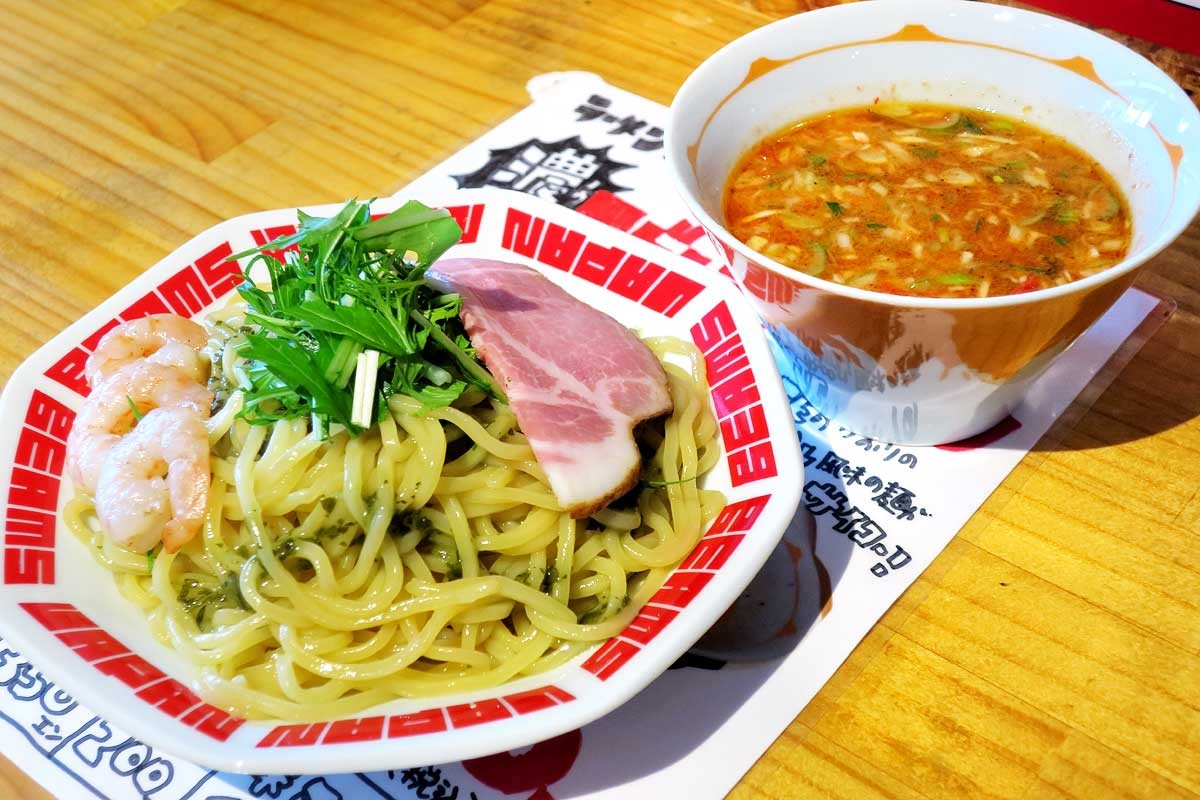 松江市学園の人気ラーメン店『ラーメンゴイケヤ』の濃厚エビシオツケメン