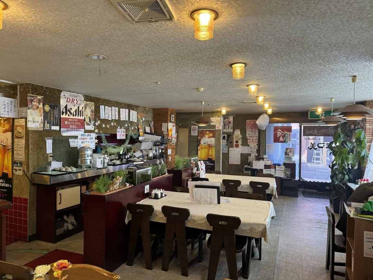 鳥取県米子市皆生温泉にある『居酒屋・レストランたつ美』の店内