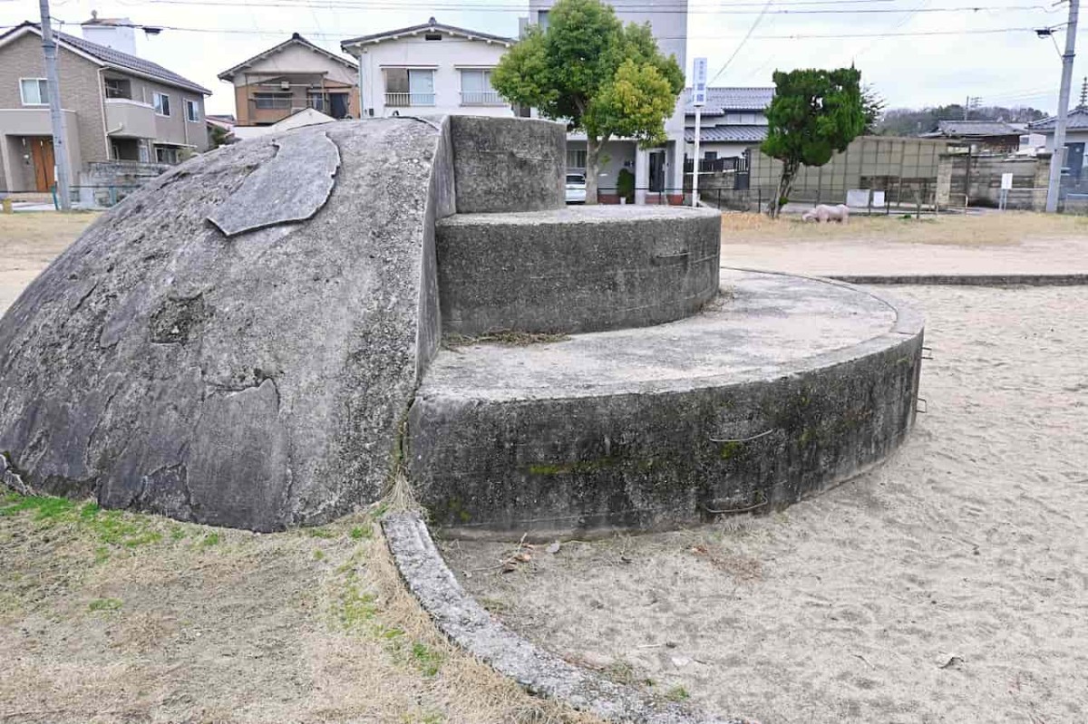 鳥取県米子市にある『富士見１号公園』の大きな岩