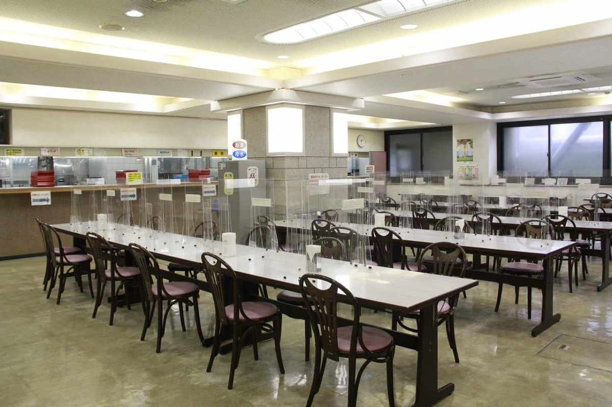 島根県松江市にある島根県庁本庁舎内の社員食堂『喫茶スワン』の店内