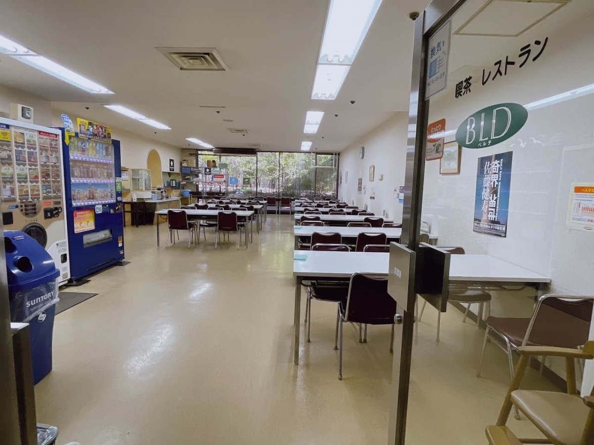 鳥取県米子市役所の社員食堂『BLD（ベルデ）』の内観