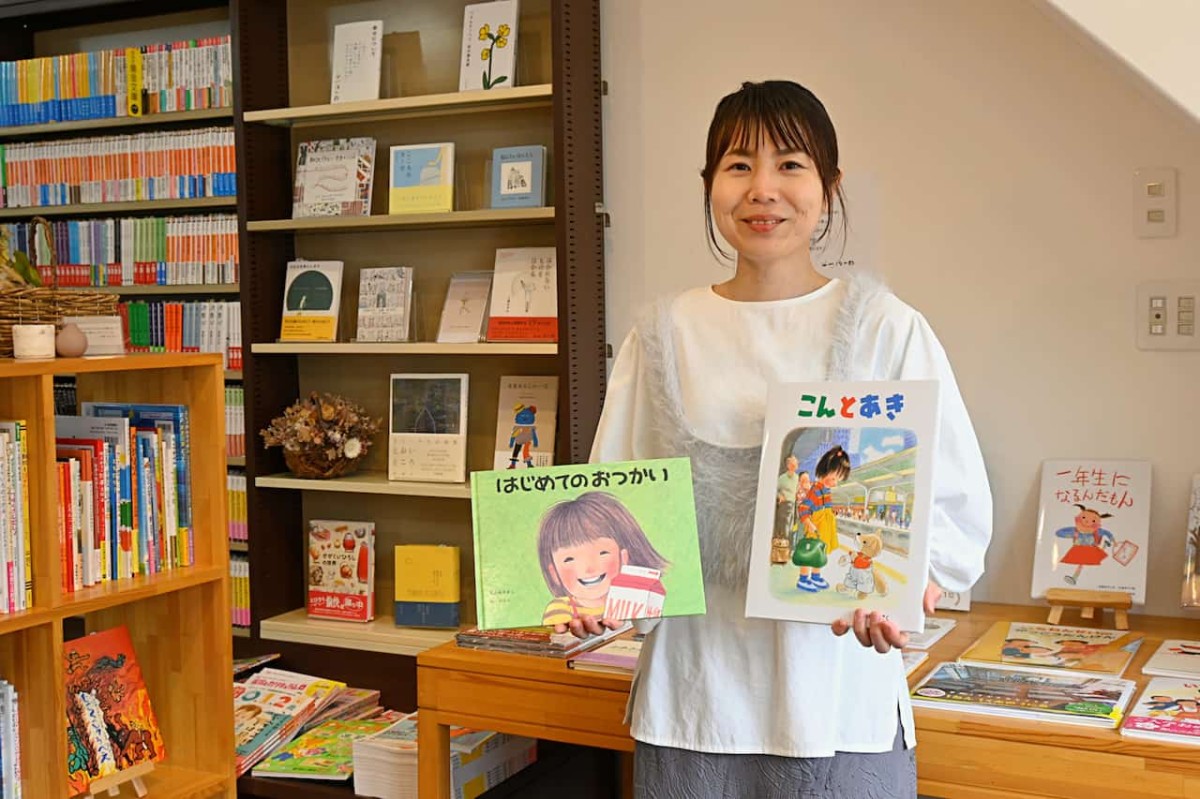 島根県出雲市平田町の本屋『小村書店』を切り盛りする小村ゆいさん