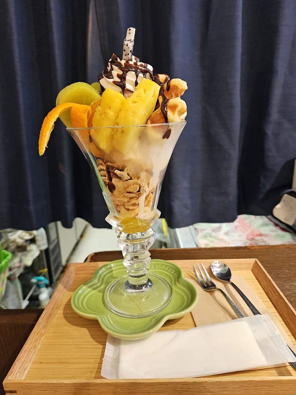 鳥取県米子市にある『フルーツカフェサエキ』で提供しているパフェ