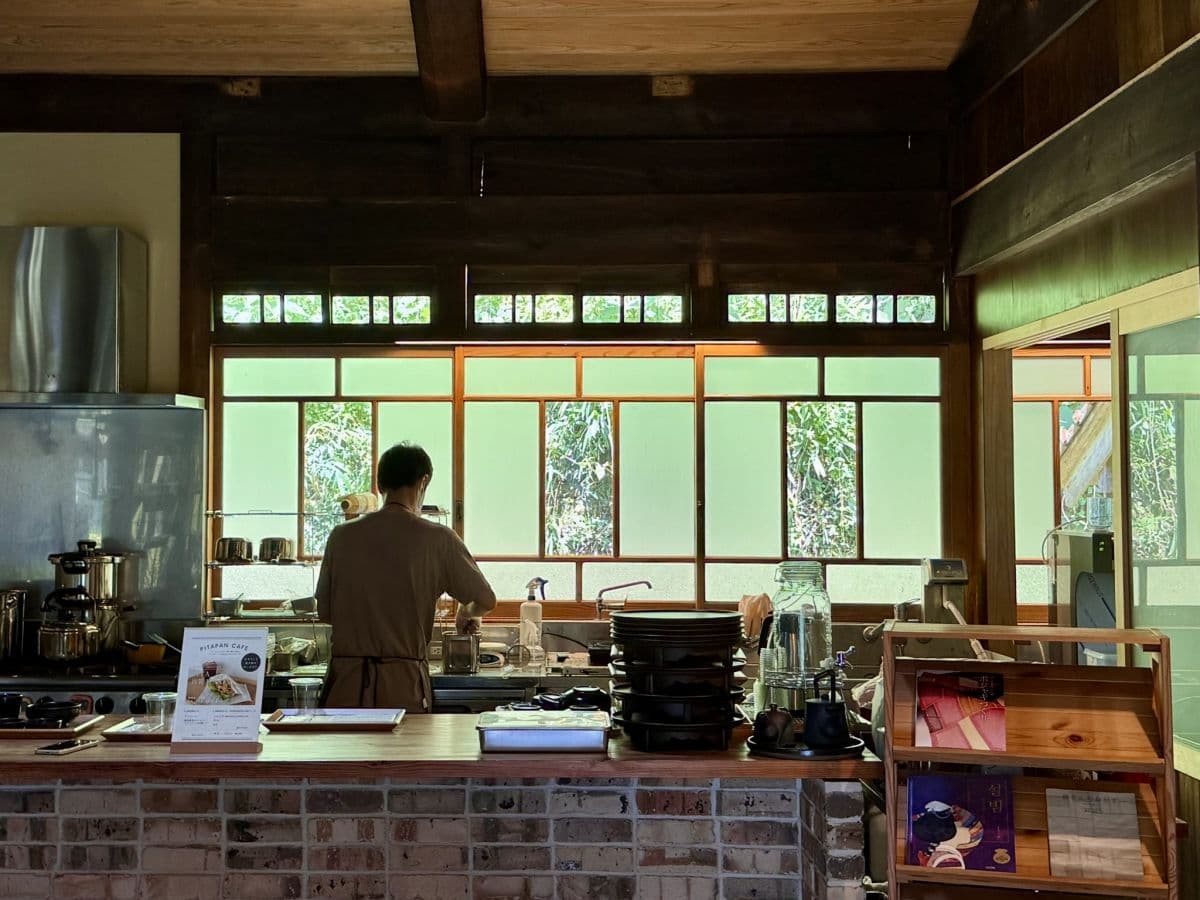 島根県雲南市にある穴場の古民家カフェ『Soban』の店内
