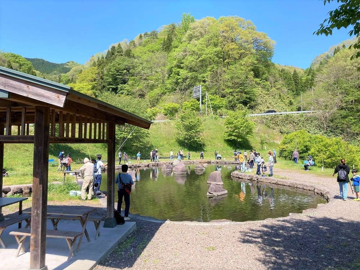 飯南町のレジャースポット「やまめの渓」の全景