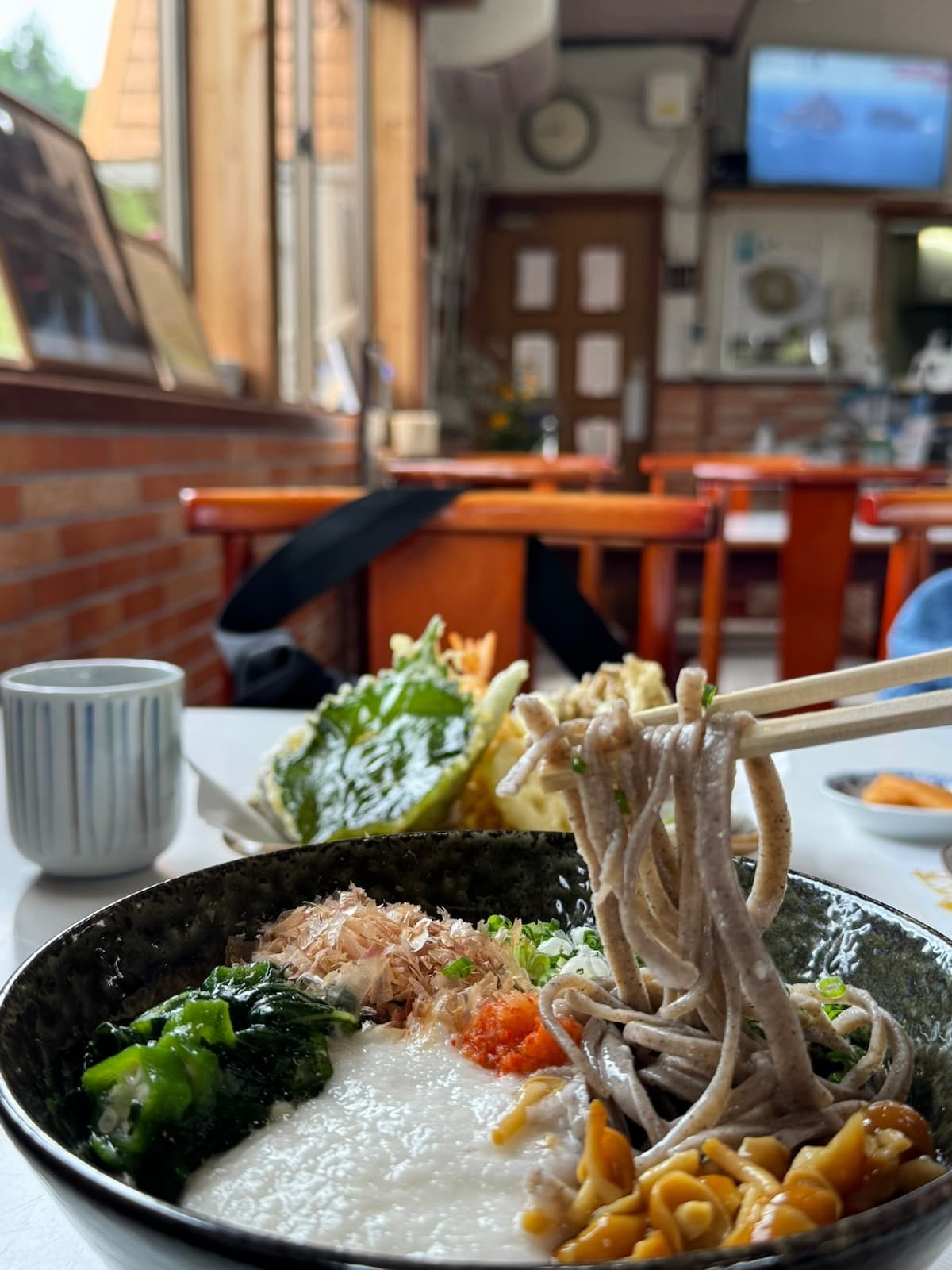 島根県奥出雲町のそば店『高原そば壱心』の「ねばとろそば」