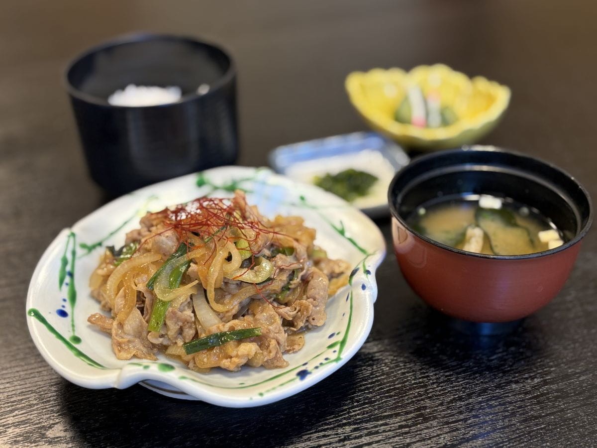 島根県大田市・三瓶山の温泉宿『国民宿舎さんべ荘』の「スタミナ定食」