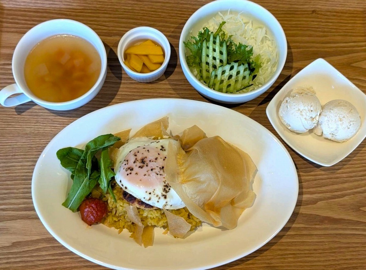 松江市白潟本町の八百屋カフェ『rooot』のハーンバーグランチ