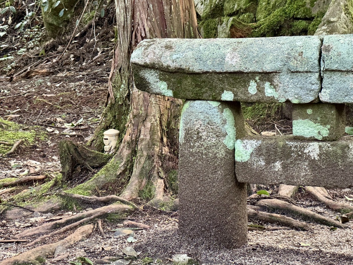 鳥取市佐治町大井にある『熊野神社遺跡』の鳥居