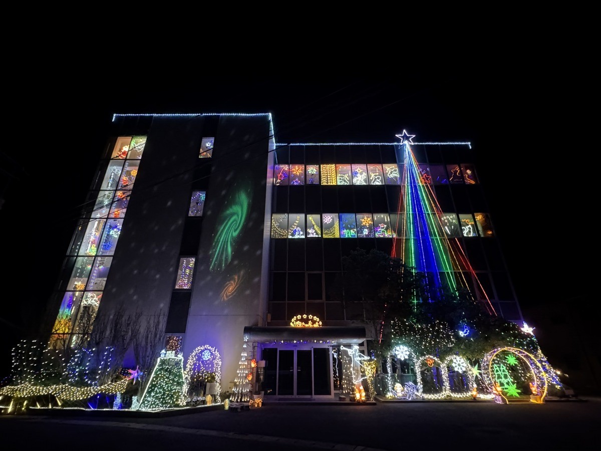 松江市東出雲町のエステック株式会社のイルミネーション