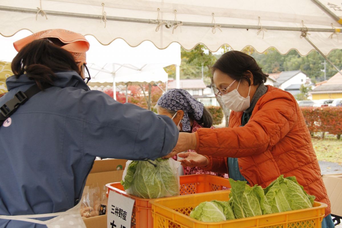 産直野菜コーナー