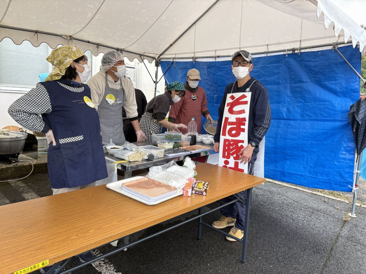 奥出雲町のイベント「新そば祭り＆あおぞら市」の様子