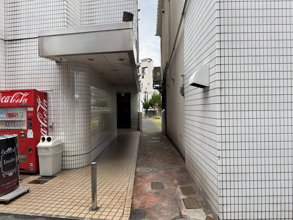 松江市伊勢宮町にある公園『伊勢宮児童遊園地』の入口