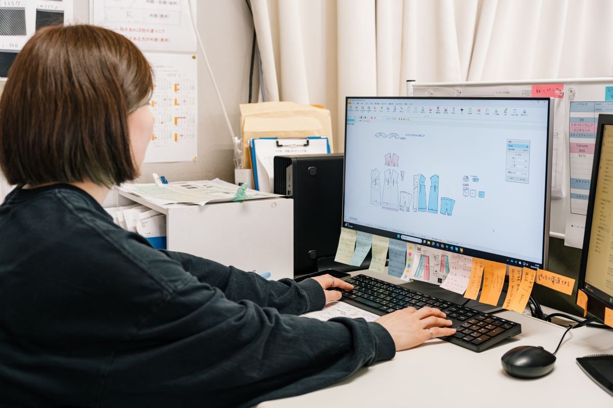 島根県出雲市の洋裁工場「スリーケー」のお仕事風景