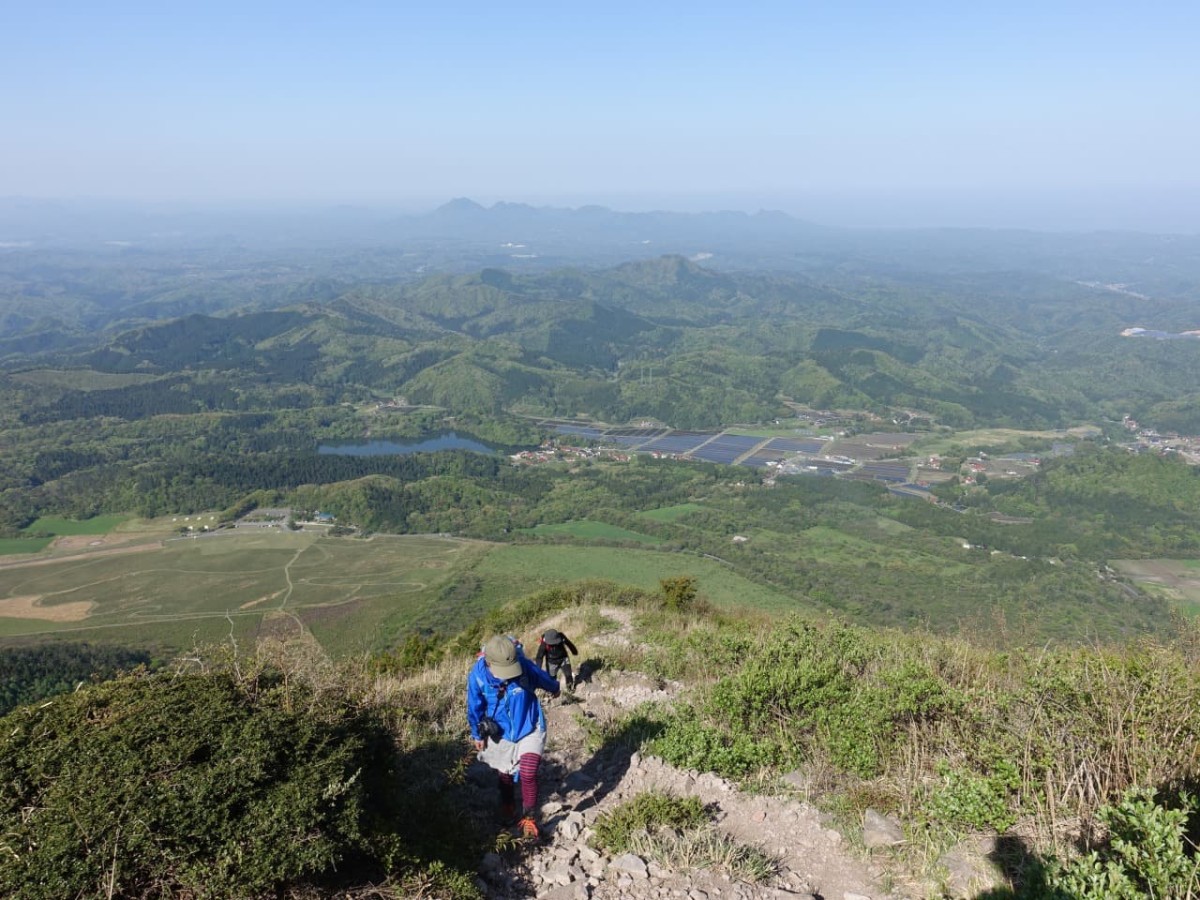 男三瓶の山頂からの眺め