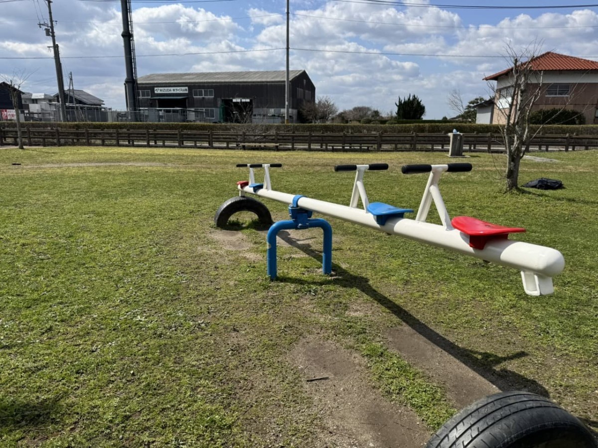 島根県出雲市斐川町にある『今在家親水公園』のシーソー