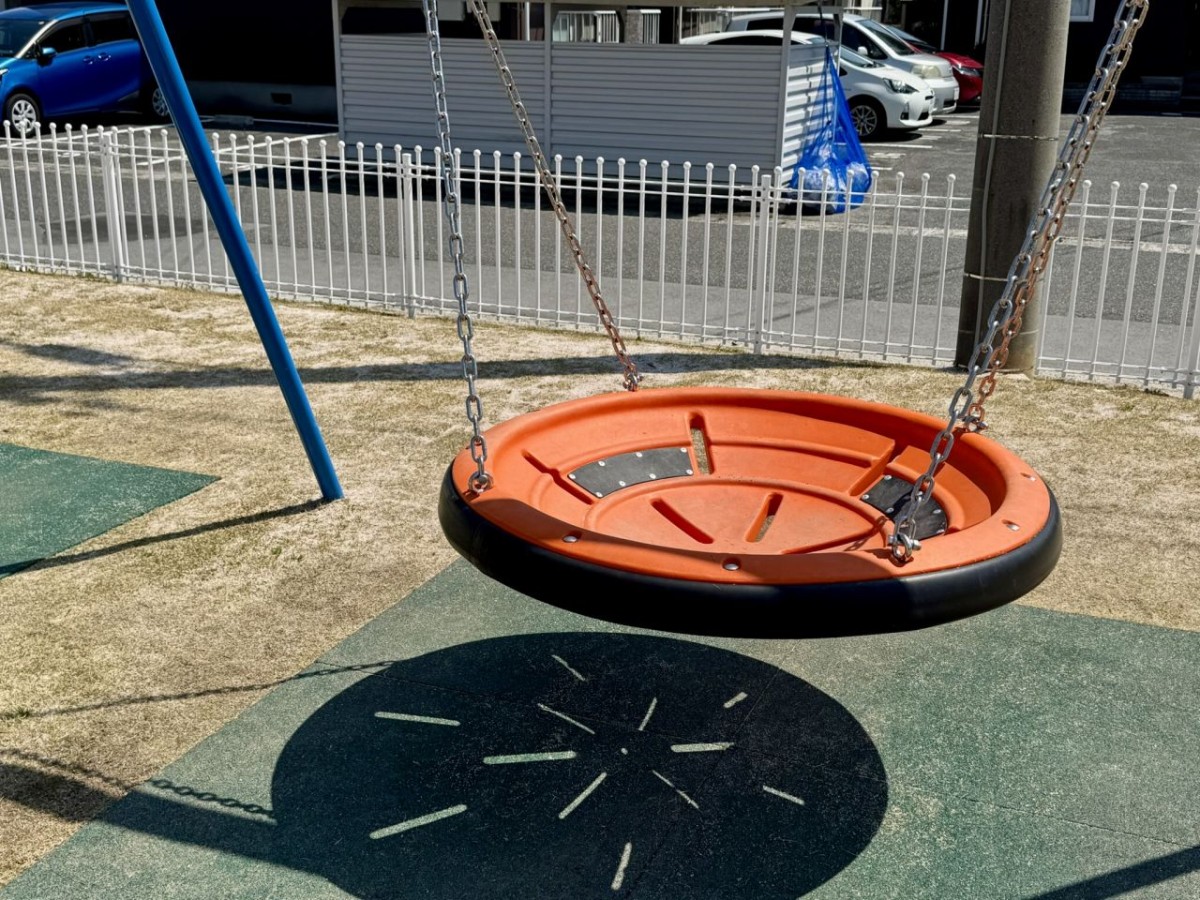 リニューアルした米子市『目久美公園』のブランコ