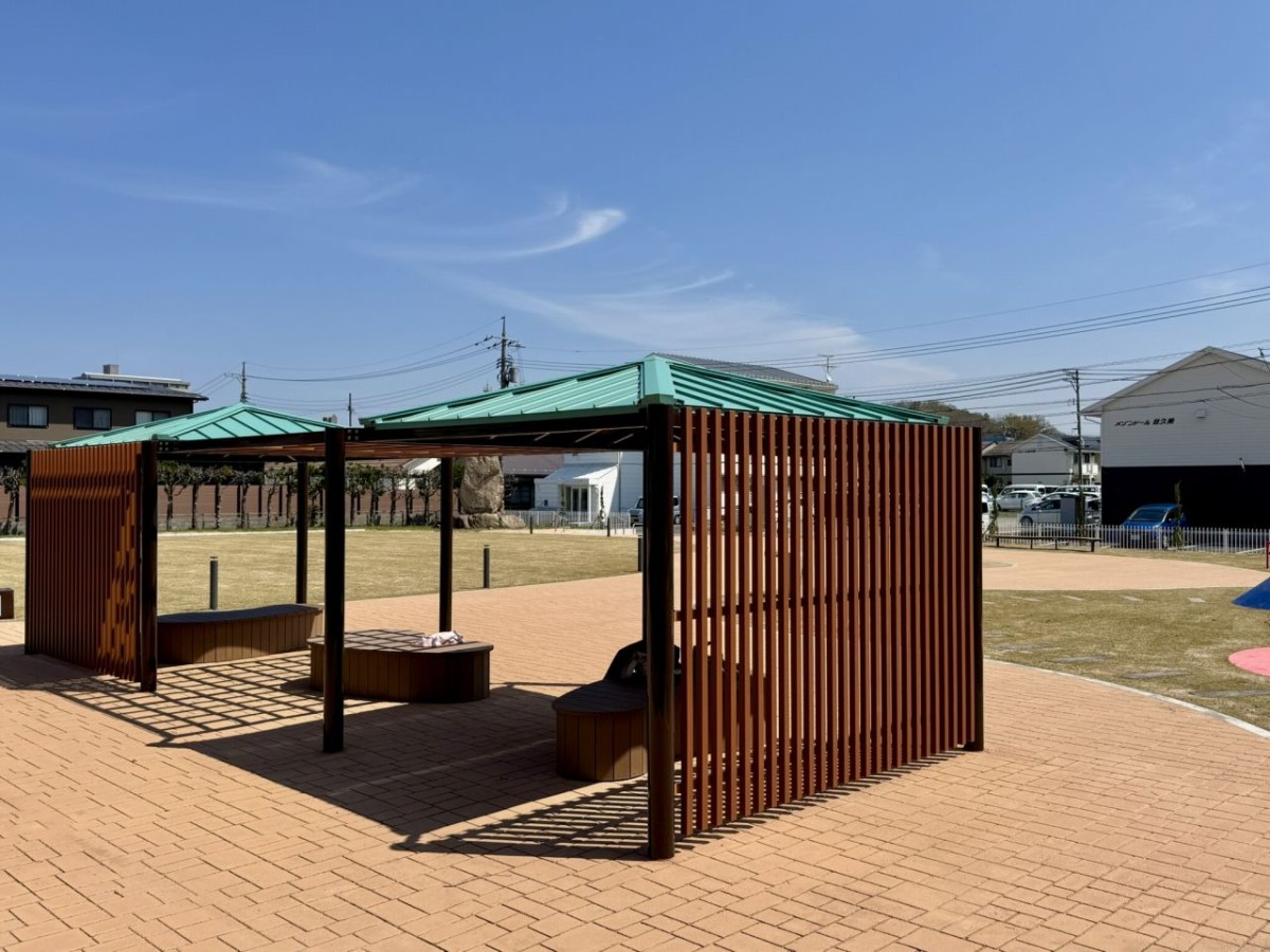 リニューアルした米子市『目久美公園』の東屋