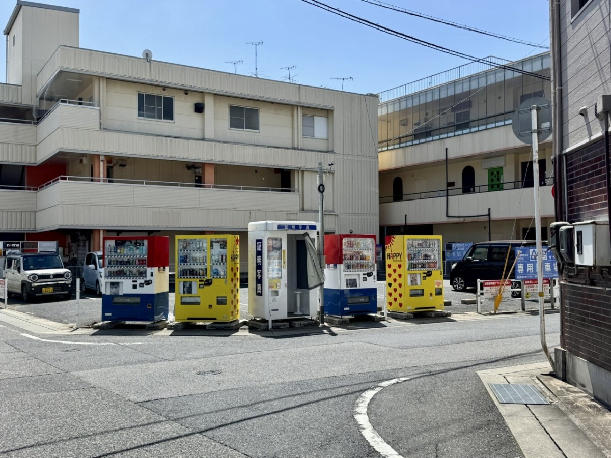 倉吉市上井町にある名言だらけな自販機