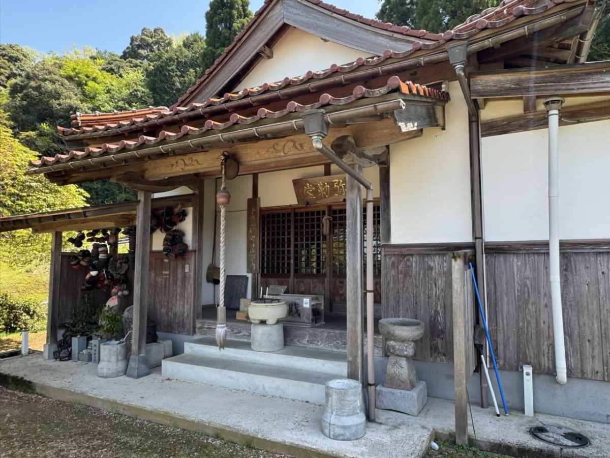 倉吉市耳にある弥勒堂