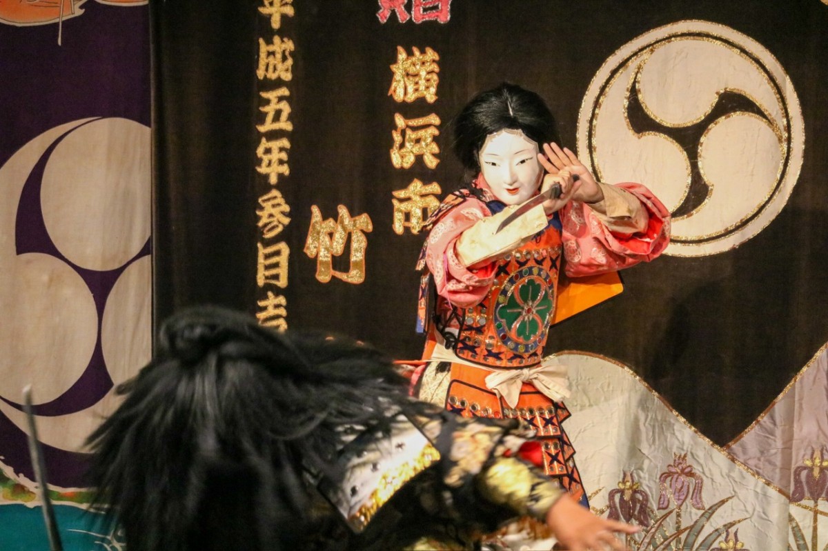 大田市・三瓶山で開催される舞台「石見神楽 多根神楽団 三瓶山北の原 姫逃池公演」の過去開催時の様子
