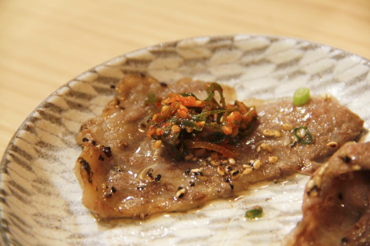 島根県松江市の焼肉店「アリラン飯店松江店」のカルビ