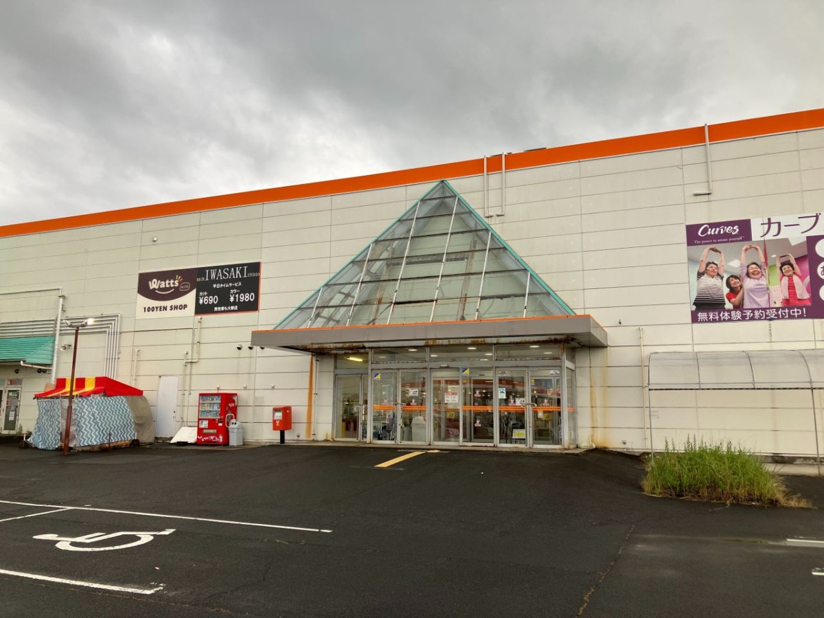 島根県出雲市平田町のショッピングセンター『平田ショッピングセンターViVA』外観