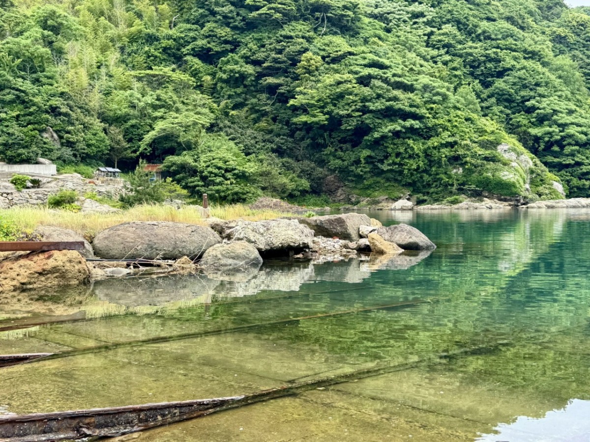 島根県松江市美保関町の諸喰港のレール