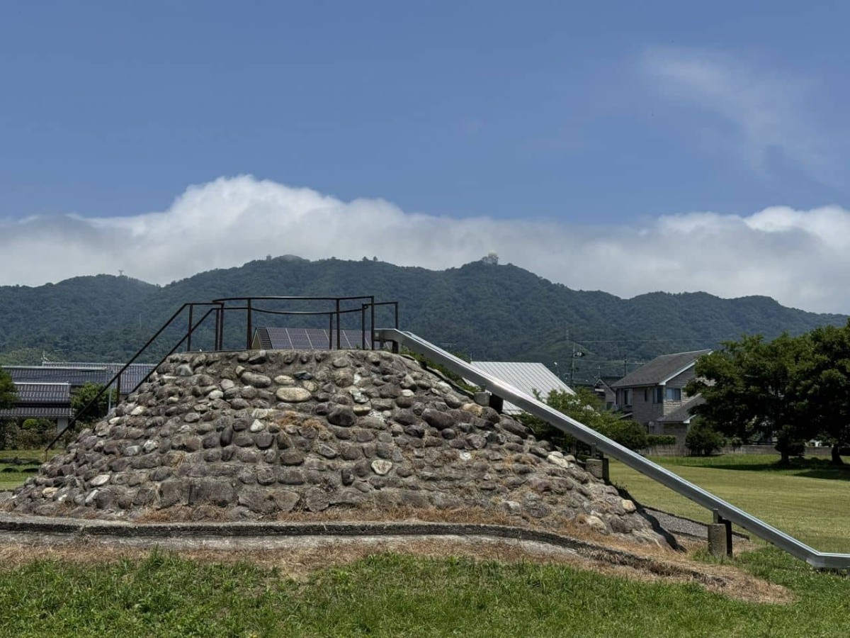 境港市元町にある『下ノ川一号公園』の山