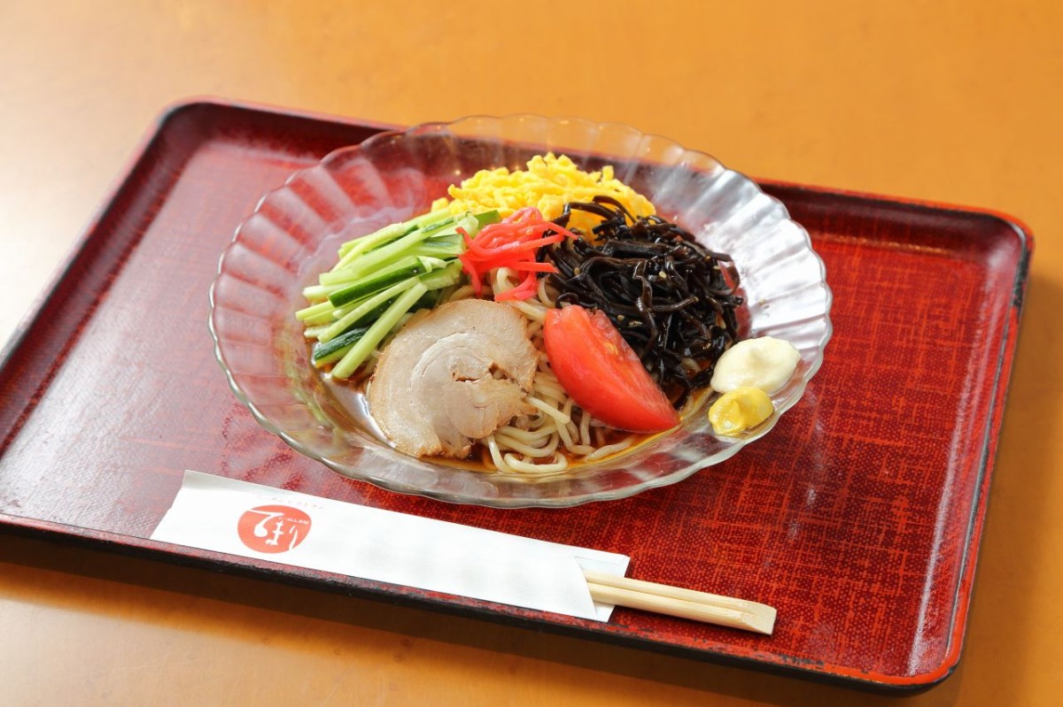 島根県松江市の人気ラーメン＆喫茶店『てまり』の「冷やし中華」