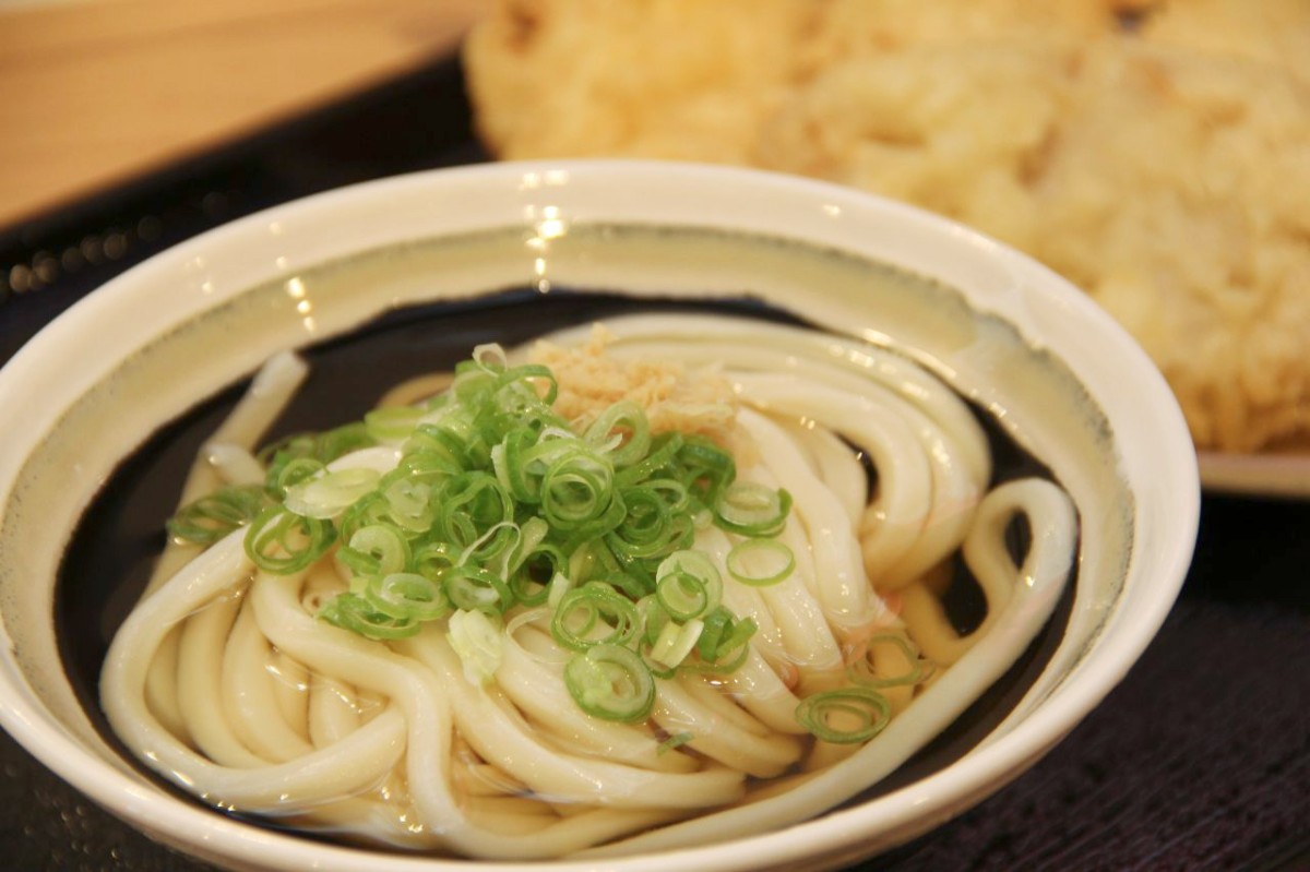 島根県松江市の『讃岐うどんセンター松江店』の「冷かけうどん」