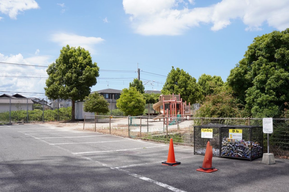 松江市東出雲町にある『錦新町公園』の駐車場