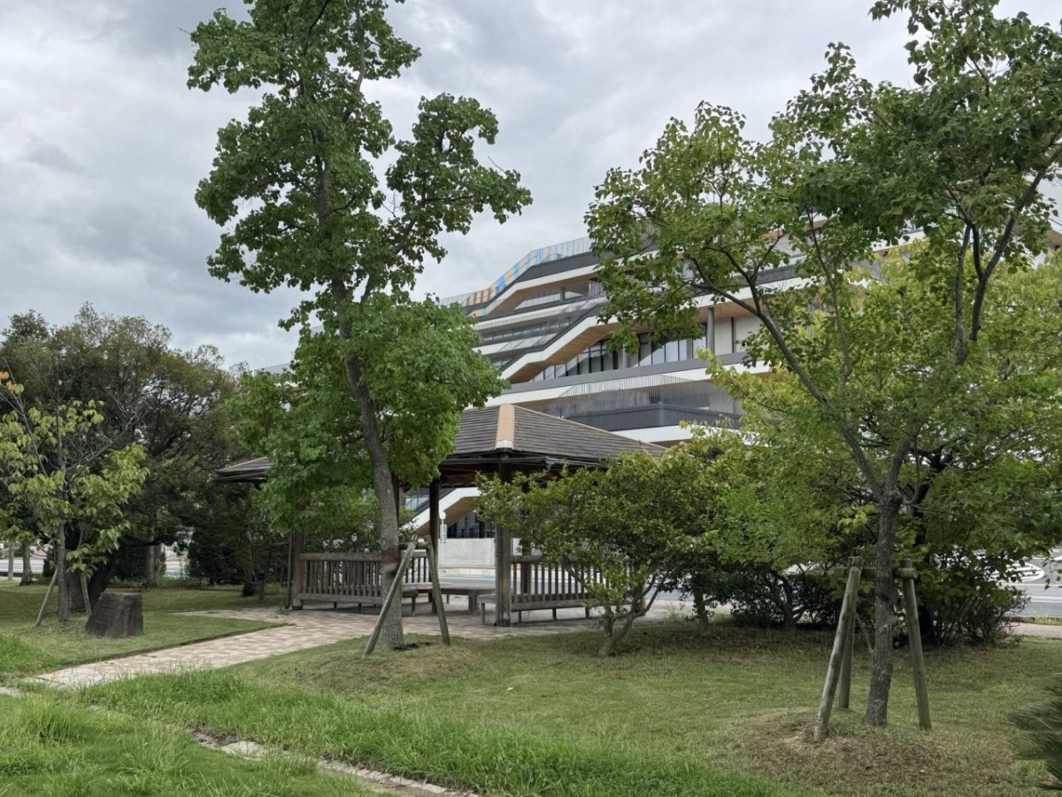 松江市末次町の「末次公園」の入口
