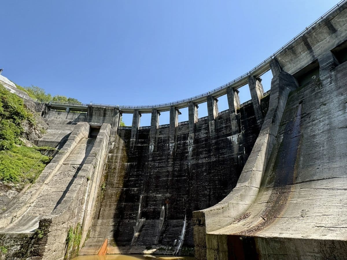 島根県奥出雲町の『三成ダム』全景