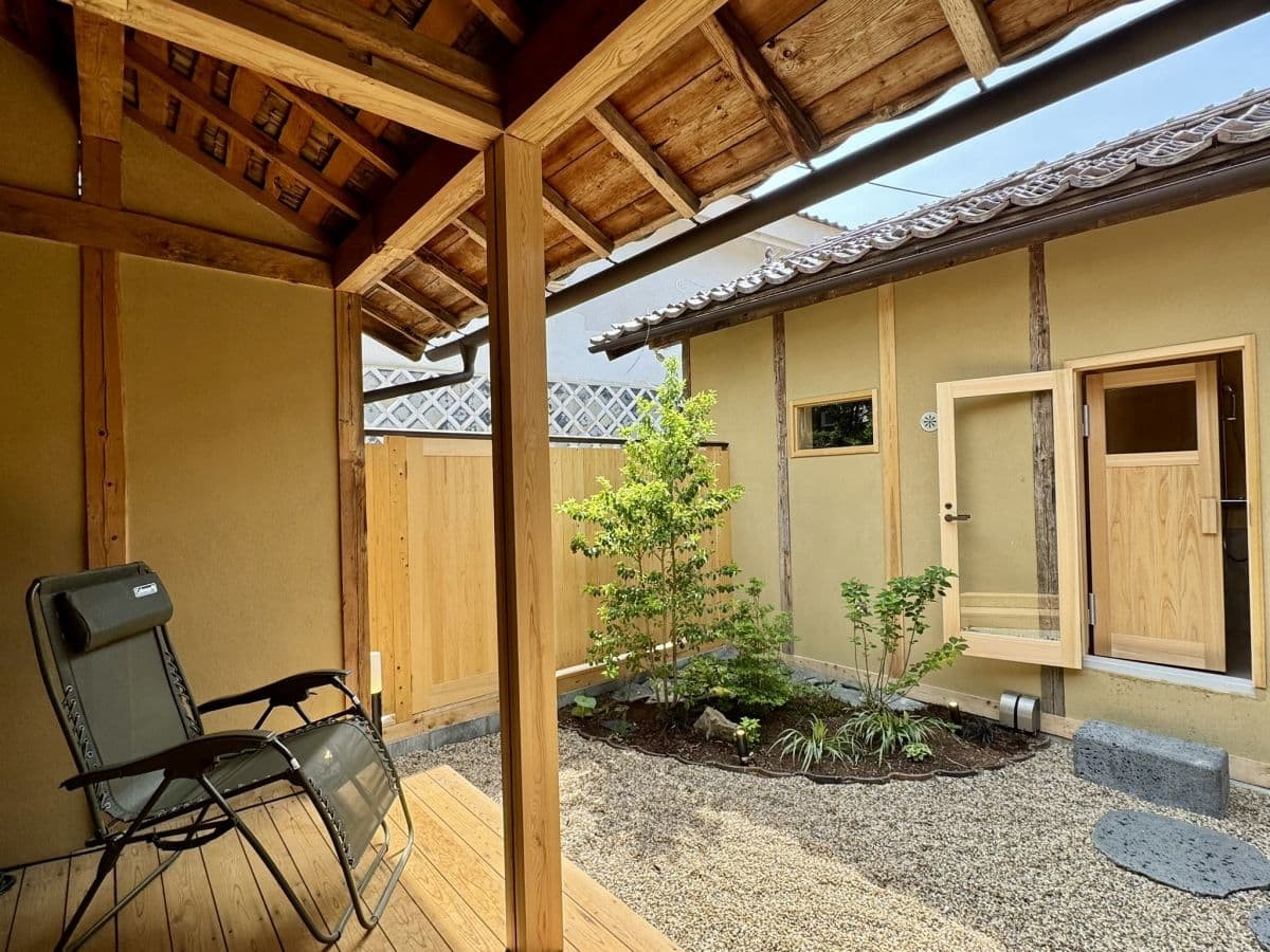 島根県雲南市吉田町の古民家宿『RITA 雲南吉田』の中庭