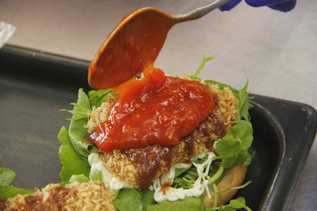 島根県雲南市の割烹料理店『田丸屋』で販売している「境港まぐろバーガー」の特製ソース