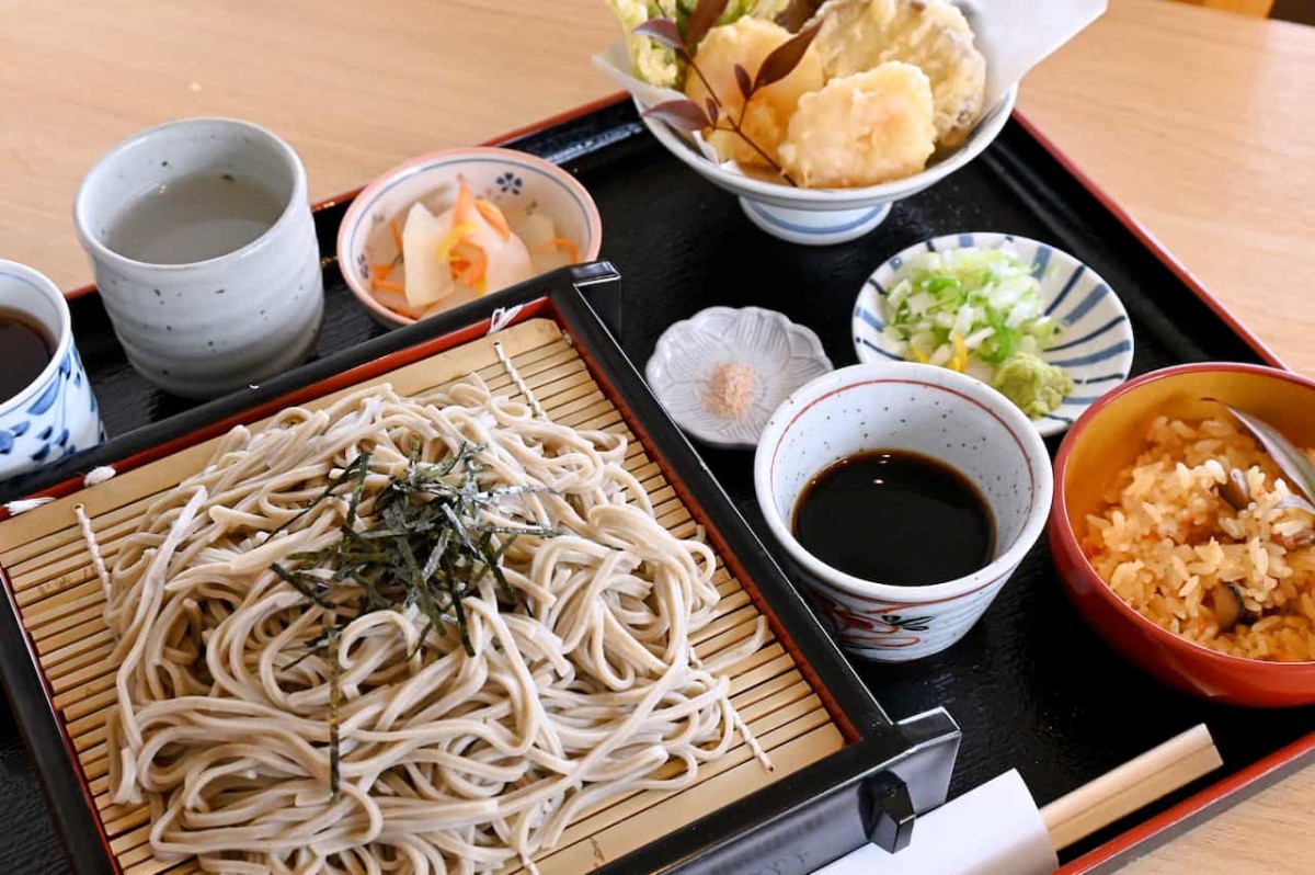 鳥取県米子市にある『蕎麦処みんと』の「そば御膳」